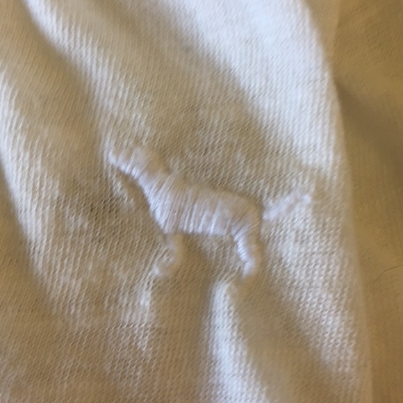 ✨✨REDUCED Women’s VS PINK Shirt ✨✨ - Picture 3 of 3